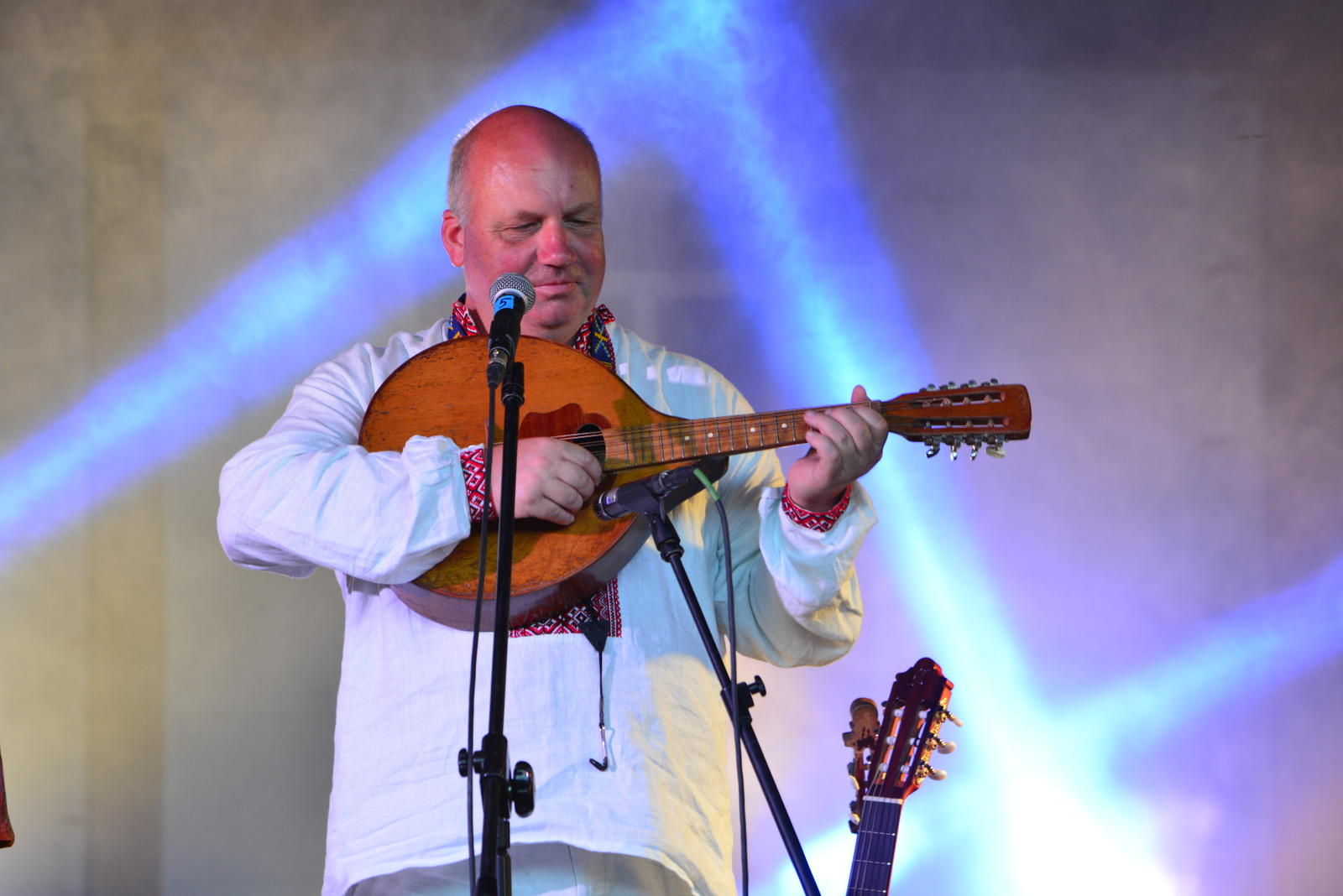 Kapela Drewutnia - Mariusz na scenie